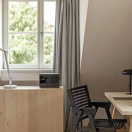 April1550 Boutique Hotel