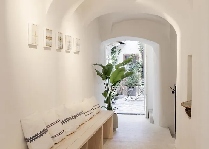 מלון April1550 Boutique