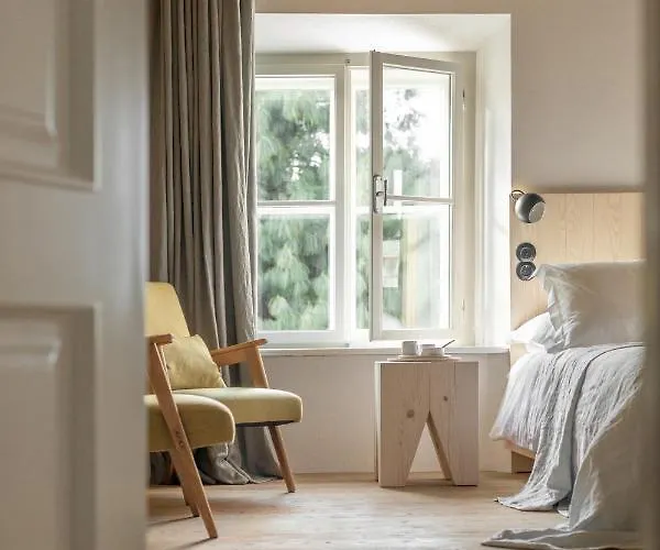 מלון April1550 Boutique 4*